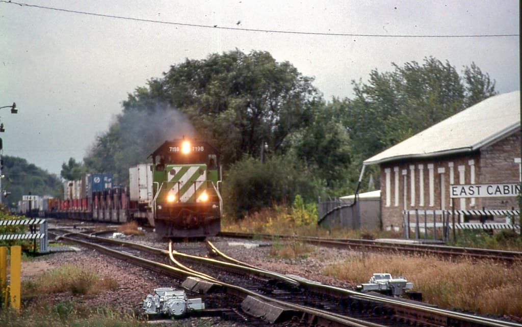 East Dubuque (CN/BNSF)