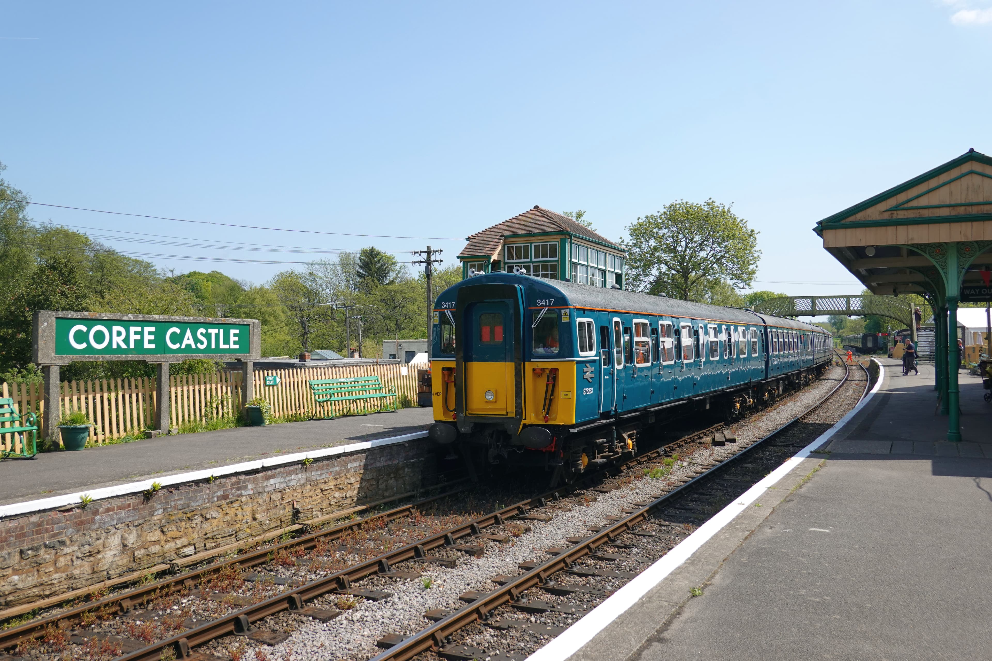 4-VEP unit 3417 with 47715 at Corfe Castle 08/05/25