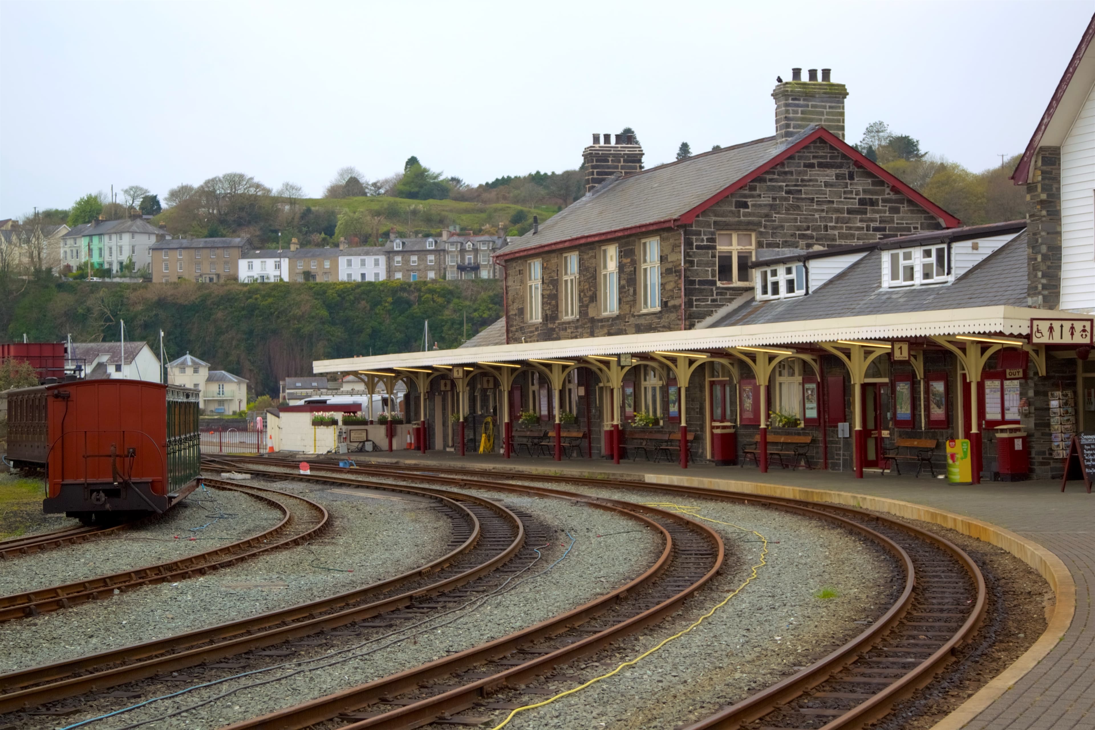 Porthmadog Harbour railway station