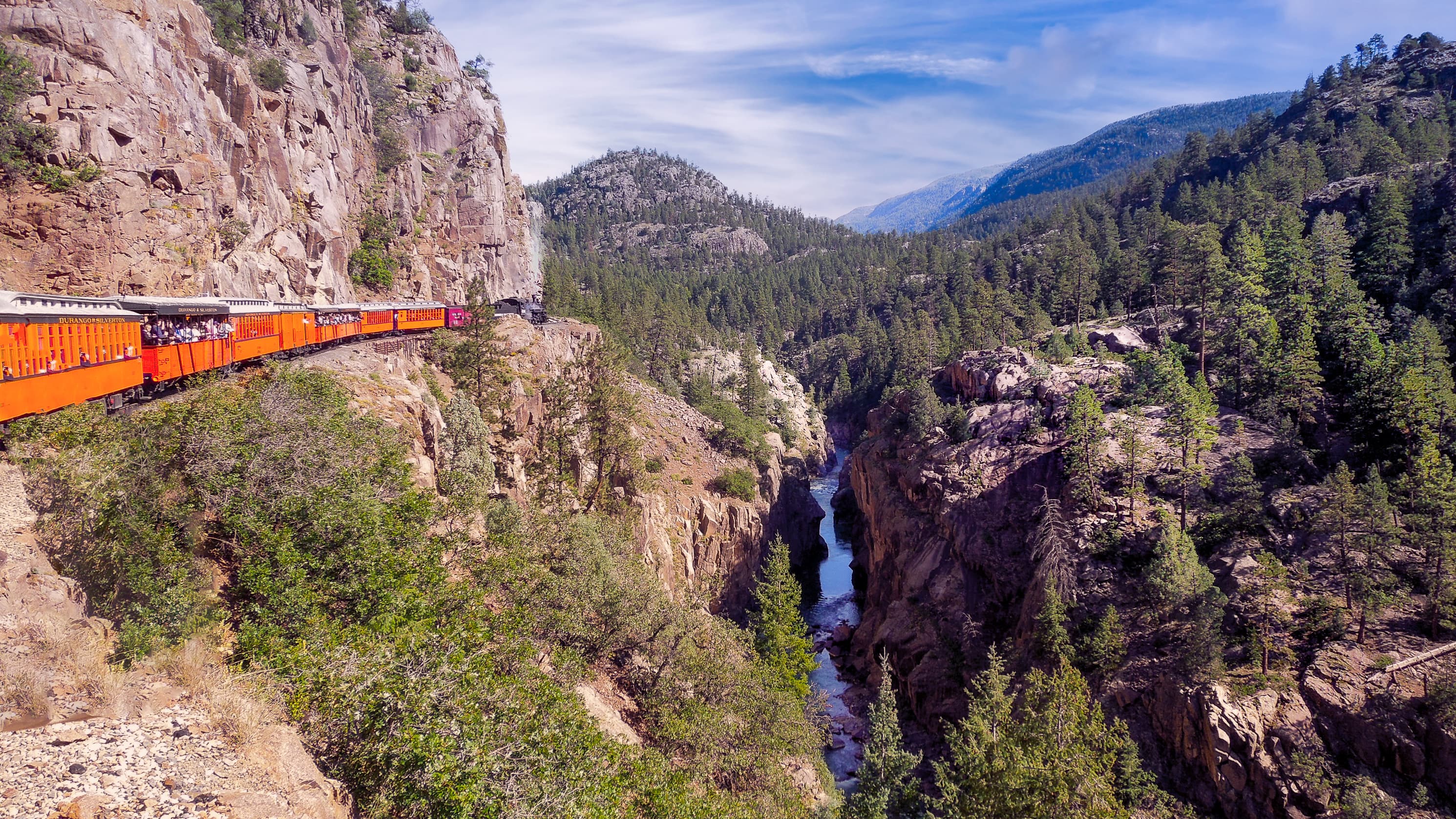 Coming Around the Bend - Flickr - G. Lamar