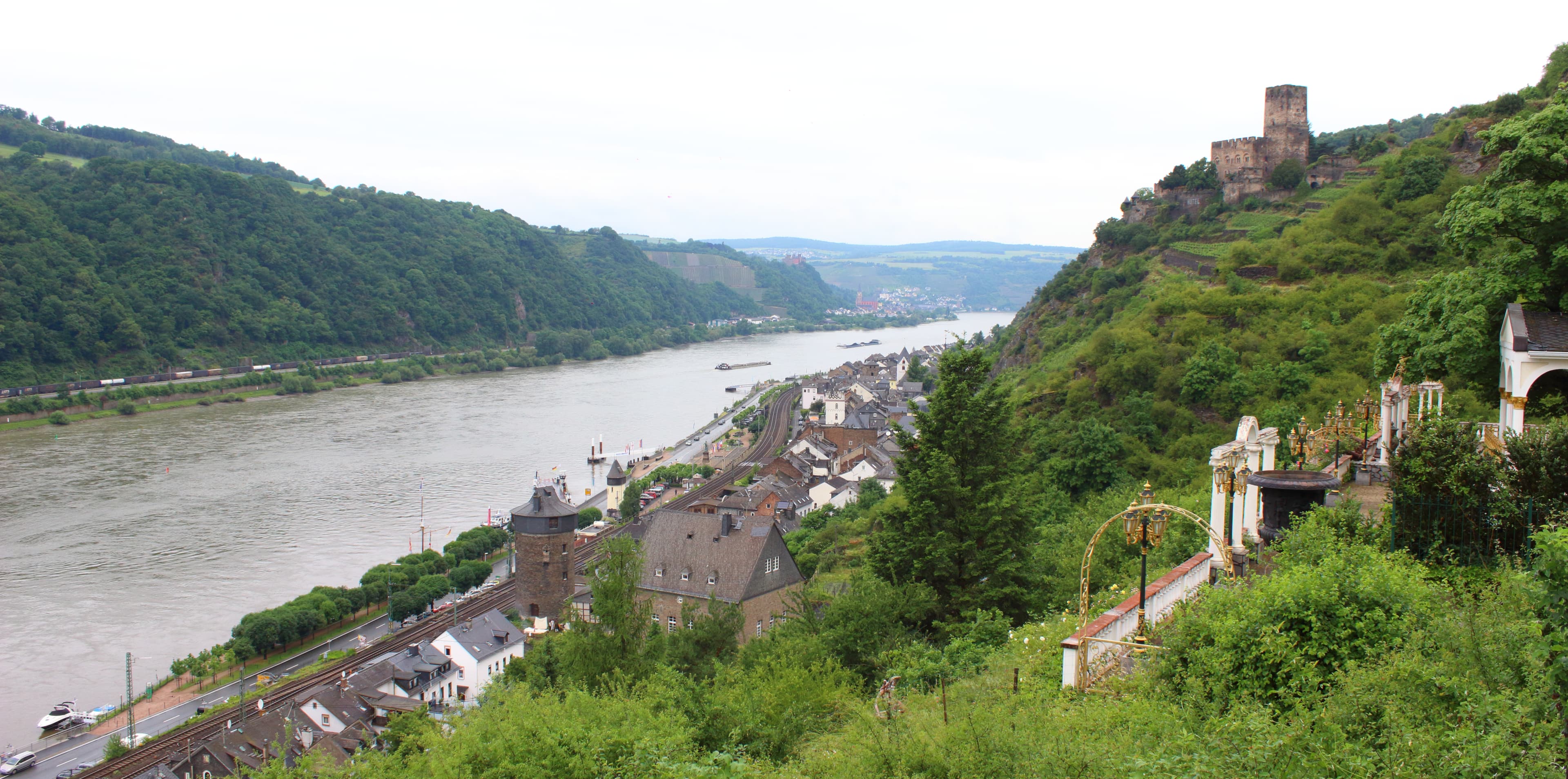 Kaub — Rheinsteig Viewpoint over Pfalzgrafenstein