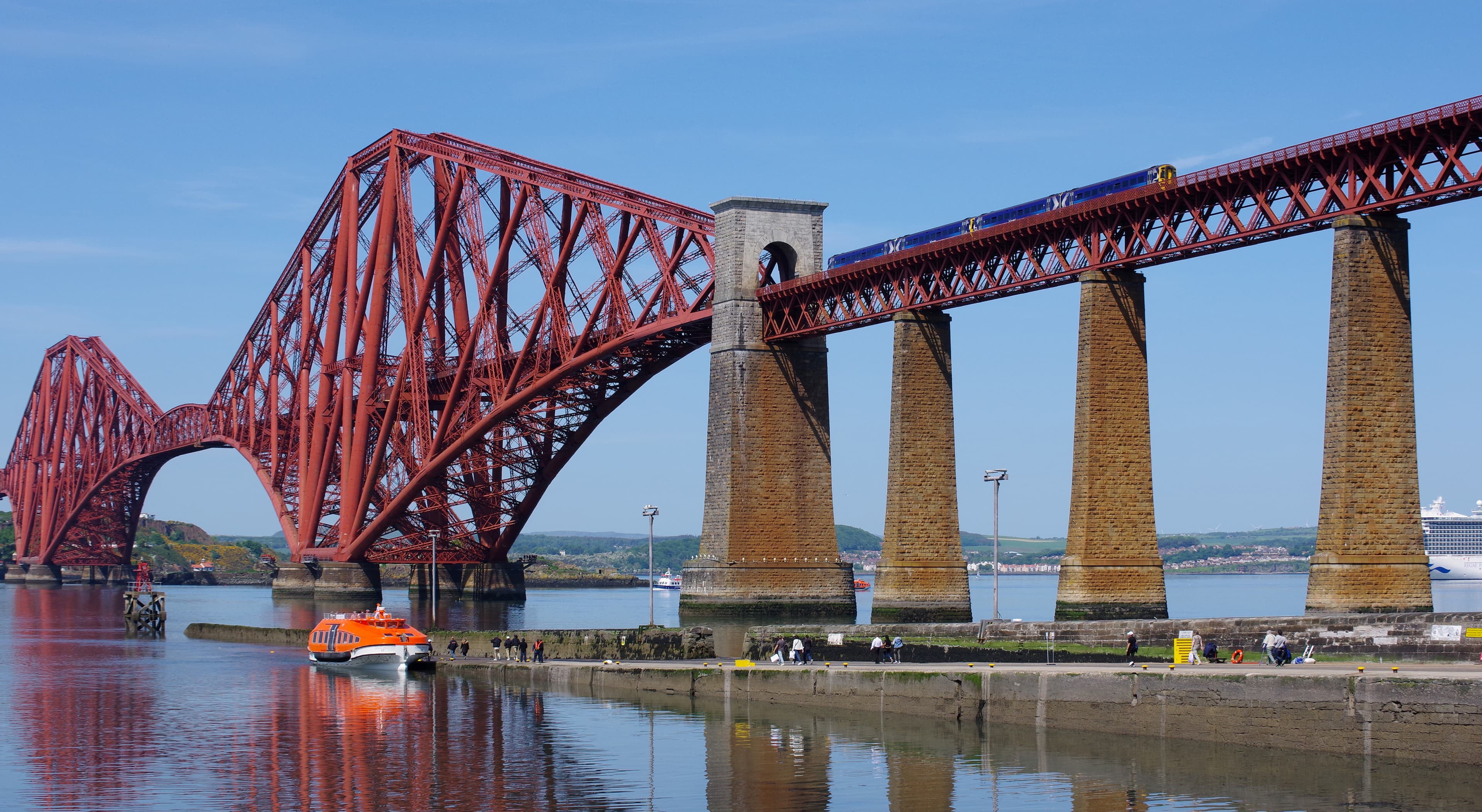 Forth Bridge — South Queensferry Viewpoint