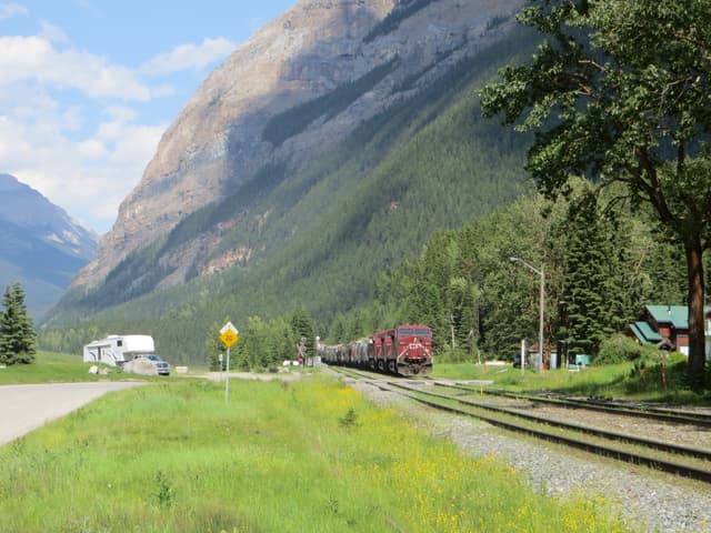 Field Village (CPR Telegraph Building)