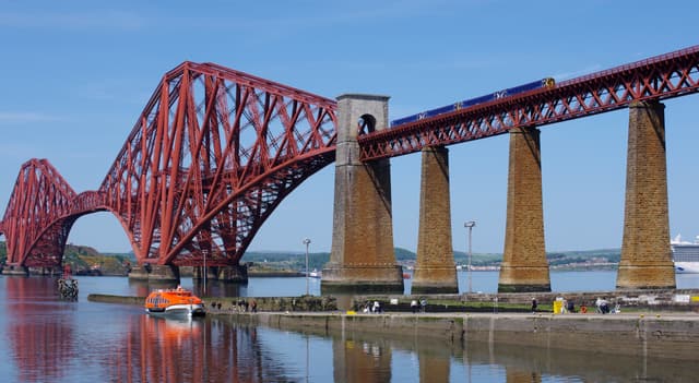Forth Bridge — South Queensferry Viewpoint